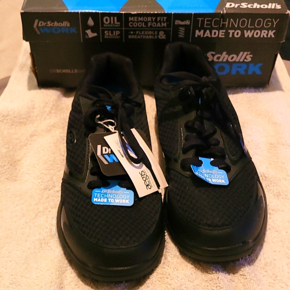 Women's Dr. Scholl's Black Sneakers 11M NWT or bundle a with anoter 2/$25 item